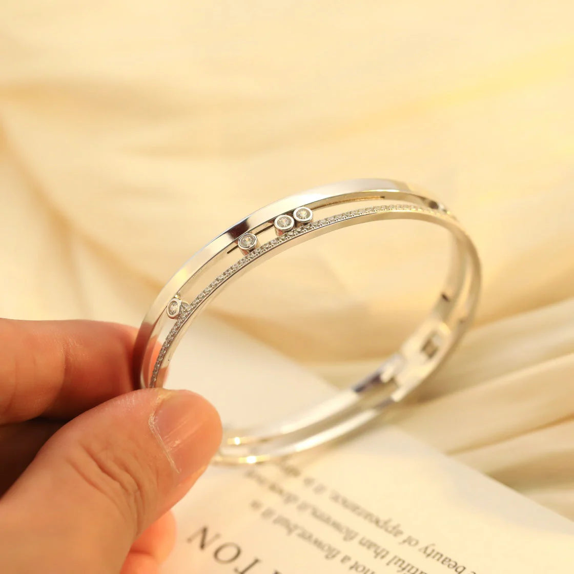 [GALE]Move Romane Diamond Bangle Bracelet