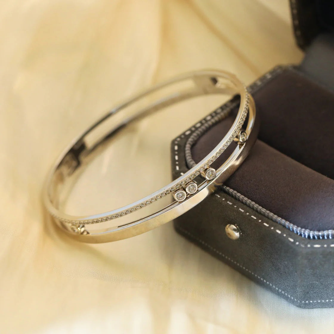 [GALE]Move Romane Diamond Bangle Bracelet