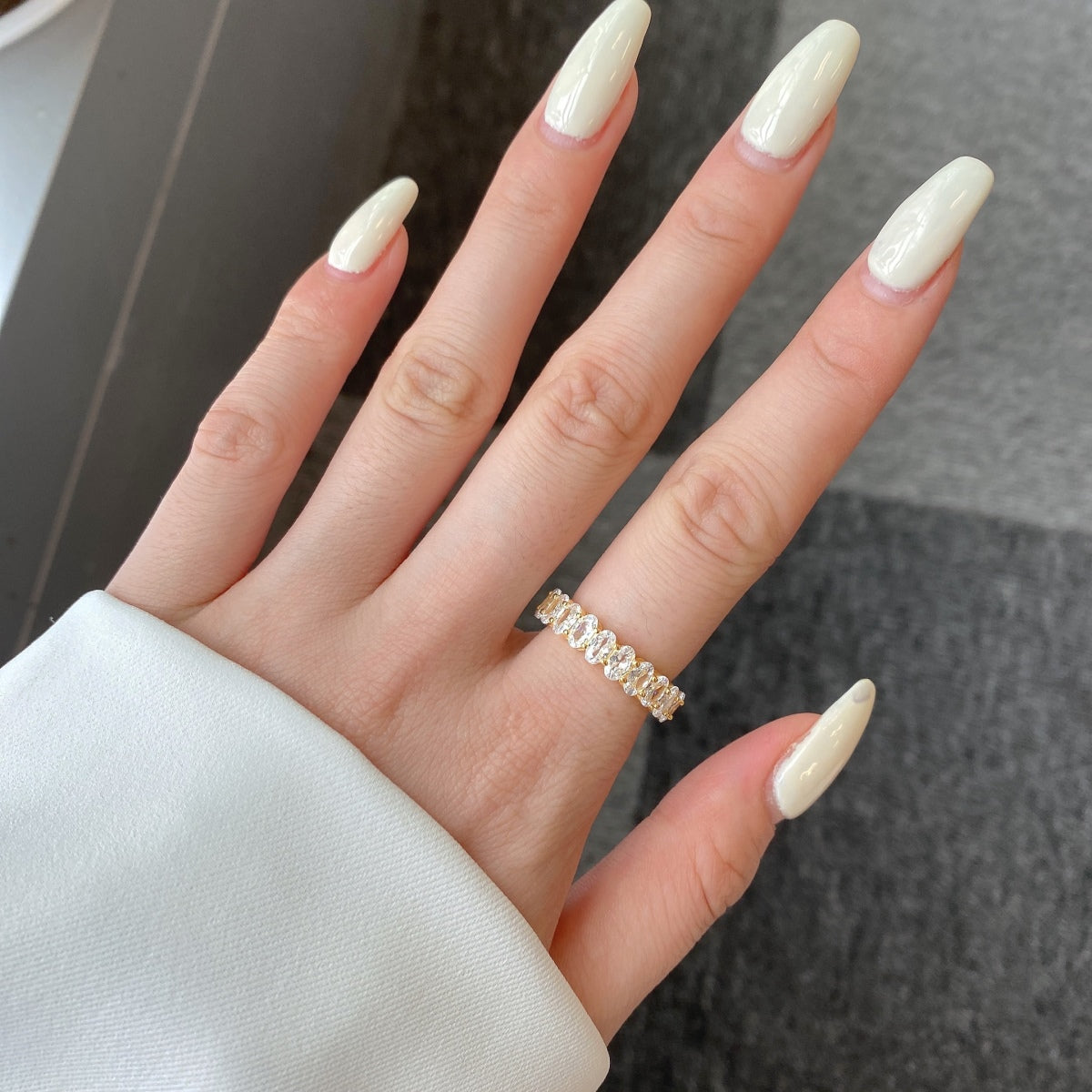 [GALEOrnate Oval Cut Tennis Ring