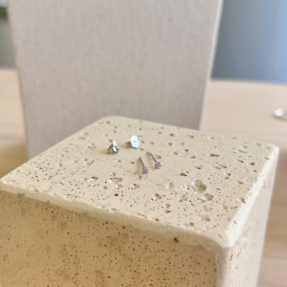 [GALE]Delicate Solitaire Earrings