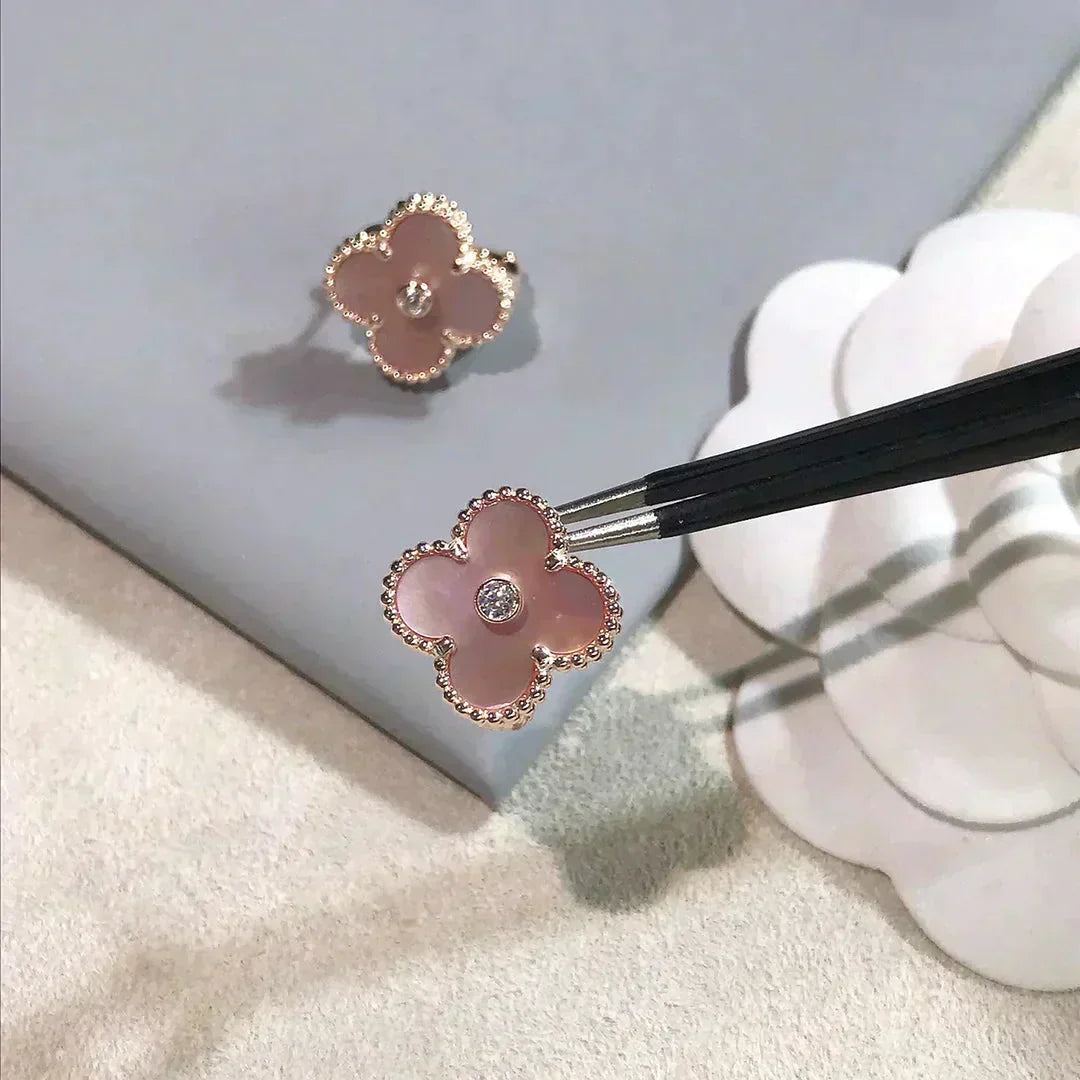 [GALE]CLOVER MEDIUM 1 MOTIFS  PINK MOP DIAMOND EARRINGS