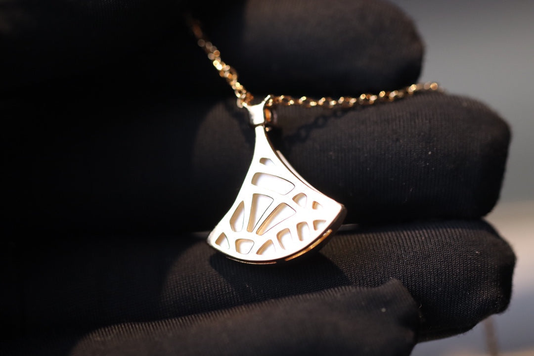 [GALE]DREAM NECKLACE WHITE MOP PINK GOLD 1 DIAMOND
