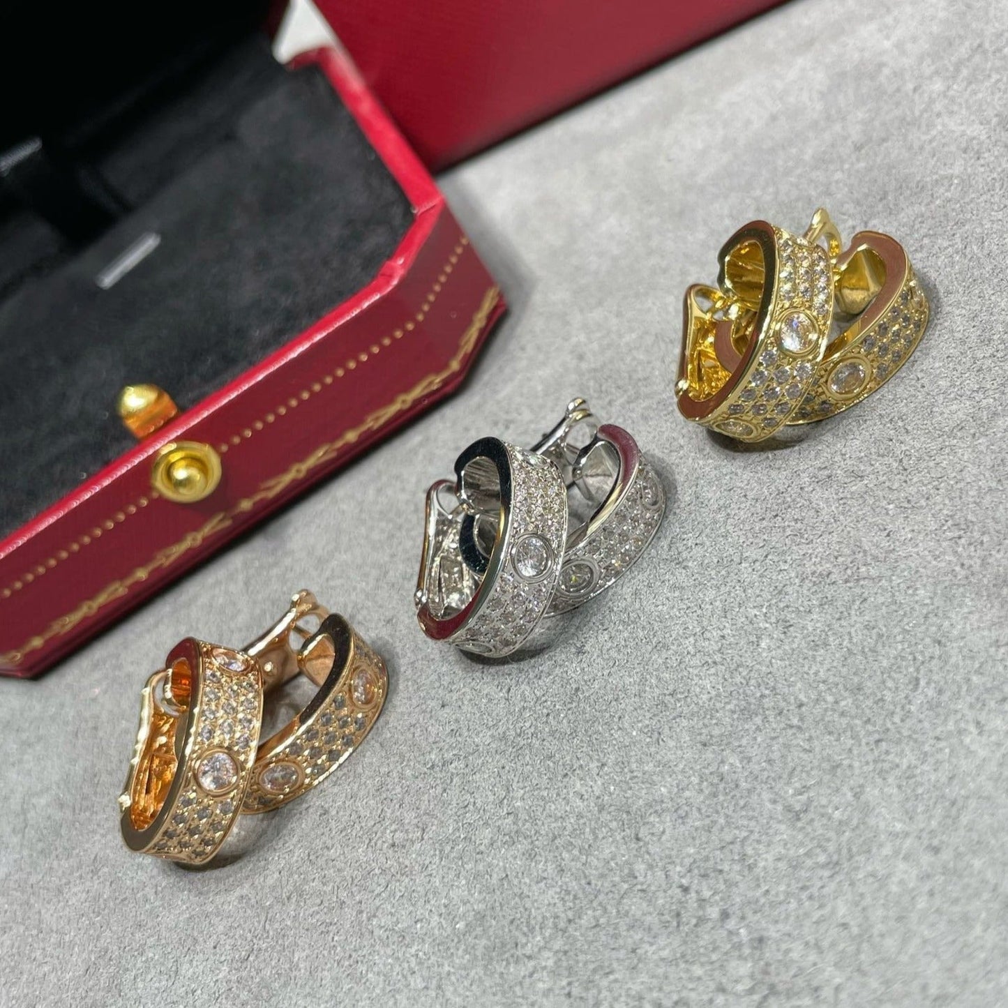 [GALE]LOVE 5.5MM DIAMOND PAVED EARRINGS