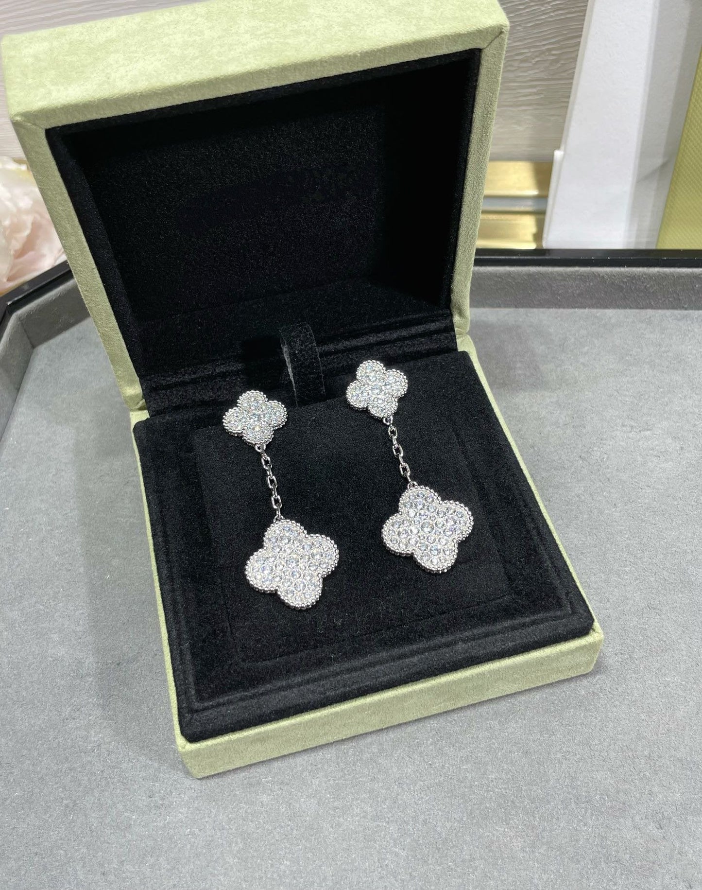 [GALE]CLOVER 2 MOTIFS DIAMOND PAVED SILVER EARRINGS
