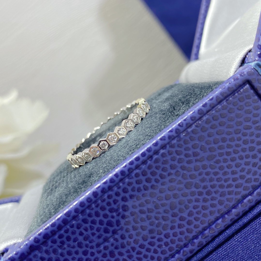 [GALE]BEE LOVE DIAMOND PAVED SMALL RING