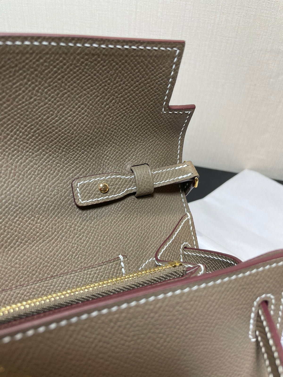 kelly woc 20.5 etoupe epsom gold hardware