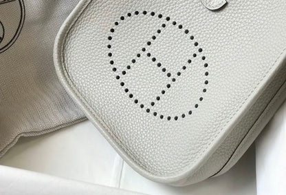Mini Evelyne 18cm Light Grey Togo Silver Hardware