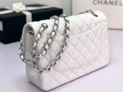 flap bag jumbo 30cm white lambskin silver hardware