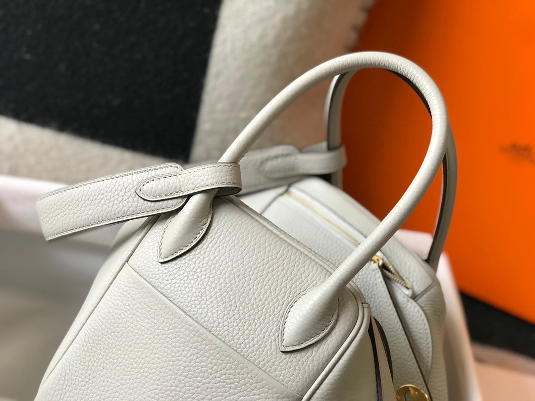 HM LINDY 30 BAG CREAM TAURILLON CLEMENCE LEATHER