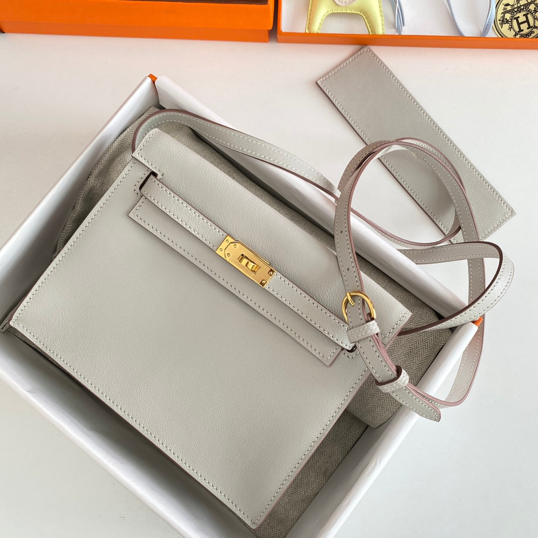 Kelly Danse II 22cm Light Grey Evercolor Leather Ghw