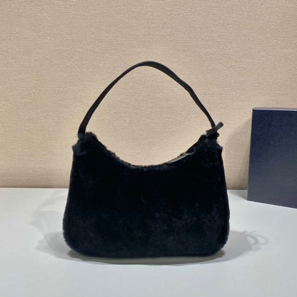 HOBO BAG 23 IN BLACK RABBIT FUR