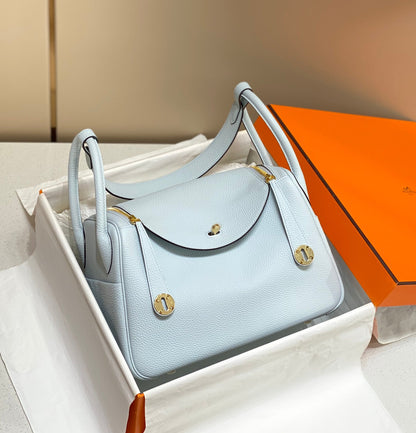 HM LINDY 30 BAG PASTEL BLUE TAURILLON CLEMENCE LEATHER