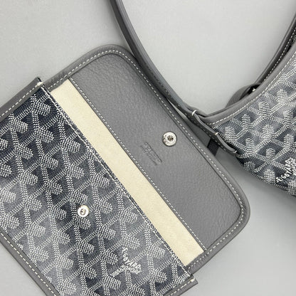 HOBO BOHÉME 34 IN GREY GOYARDINE CANVAS AND CALFSKIN