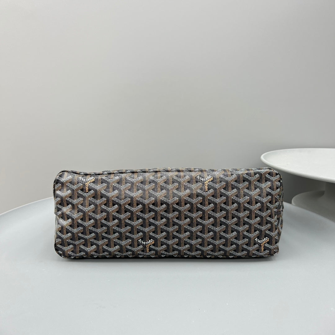HOBO BOHÉME 34 IN BROWN GOYARDINE CANVAS AND CALFSKIN