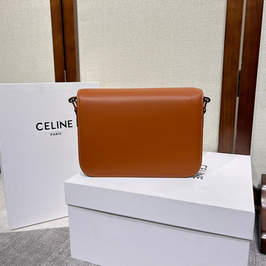 triomphe 22 brown calfskin gold hardware