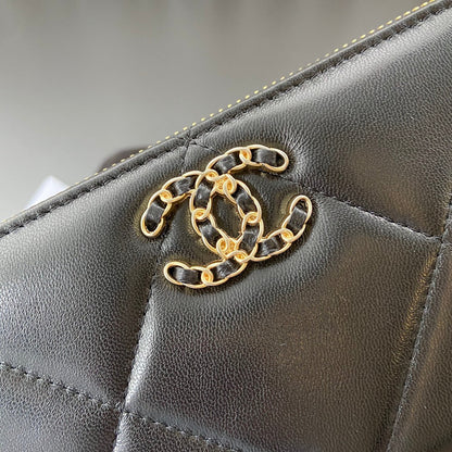 CC 19 Zipped Wallet 19cm Black Calfskin