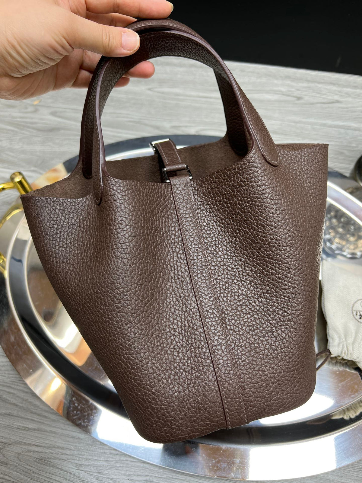 HM PICOTIN LOCK 18 CHOCOLATE TOGO LEATHER