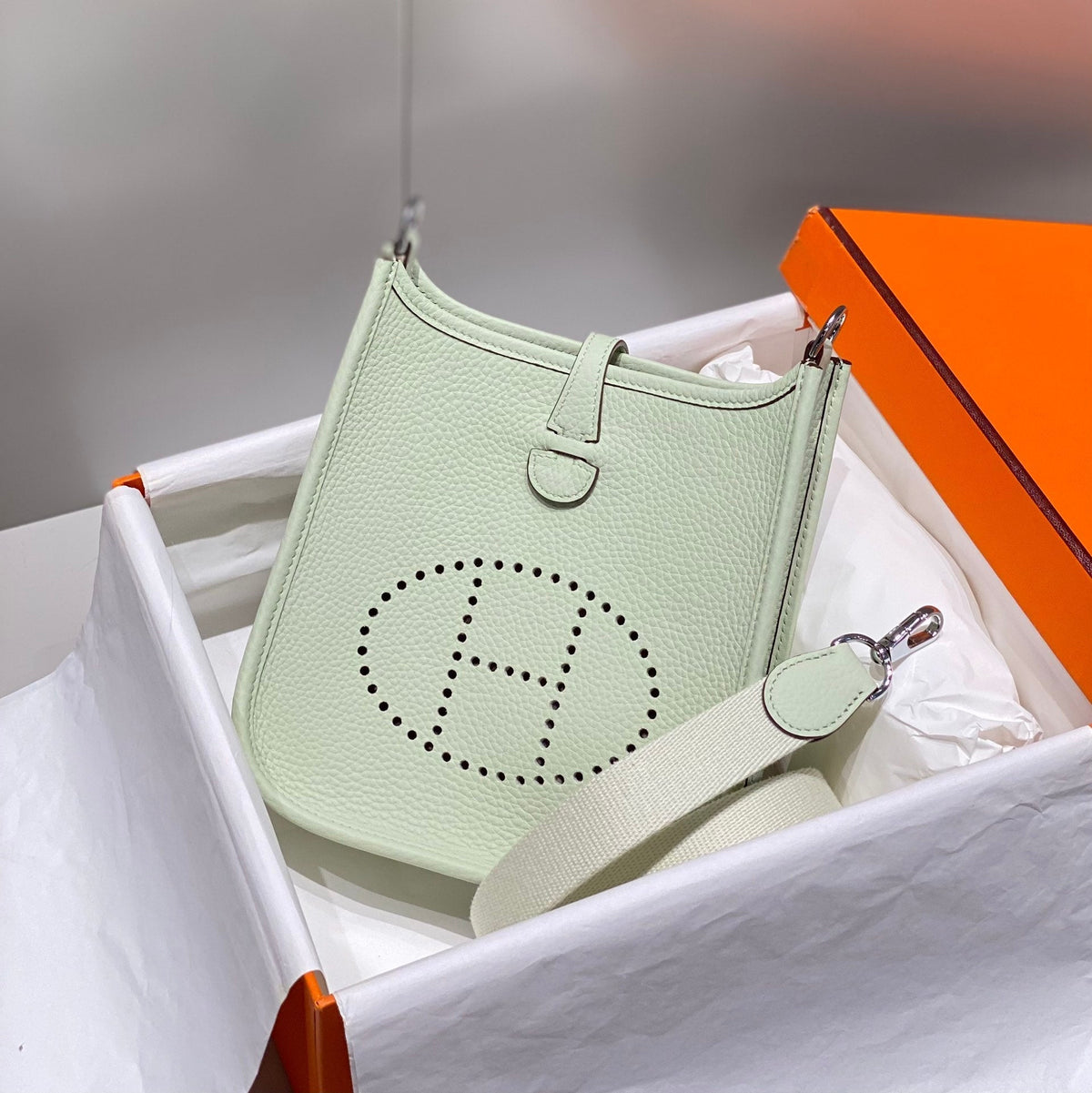 Mini Evelyne 18cm Light Green Togo Shw