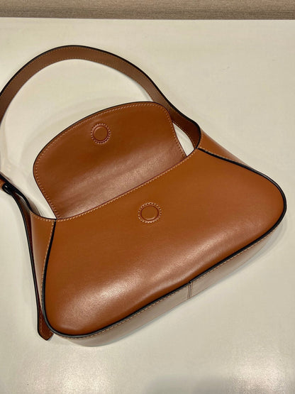 FLAP BAG 25 IN CINNAMON BROWN SMOOTH CALFSKIN TRIANGLE LOGO