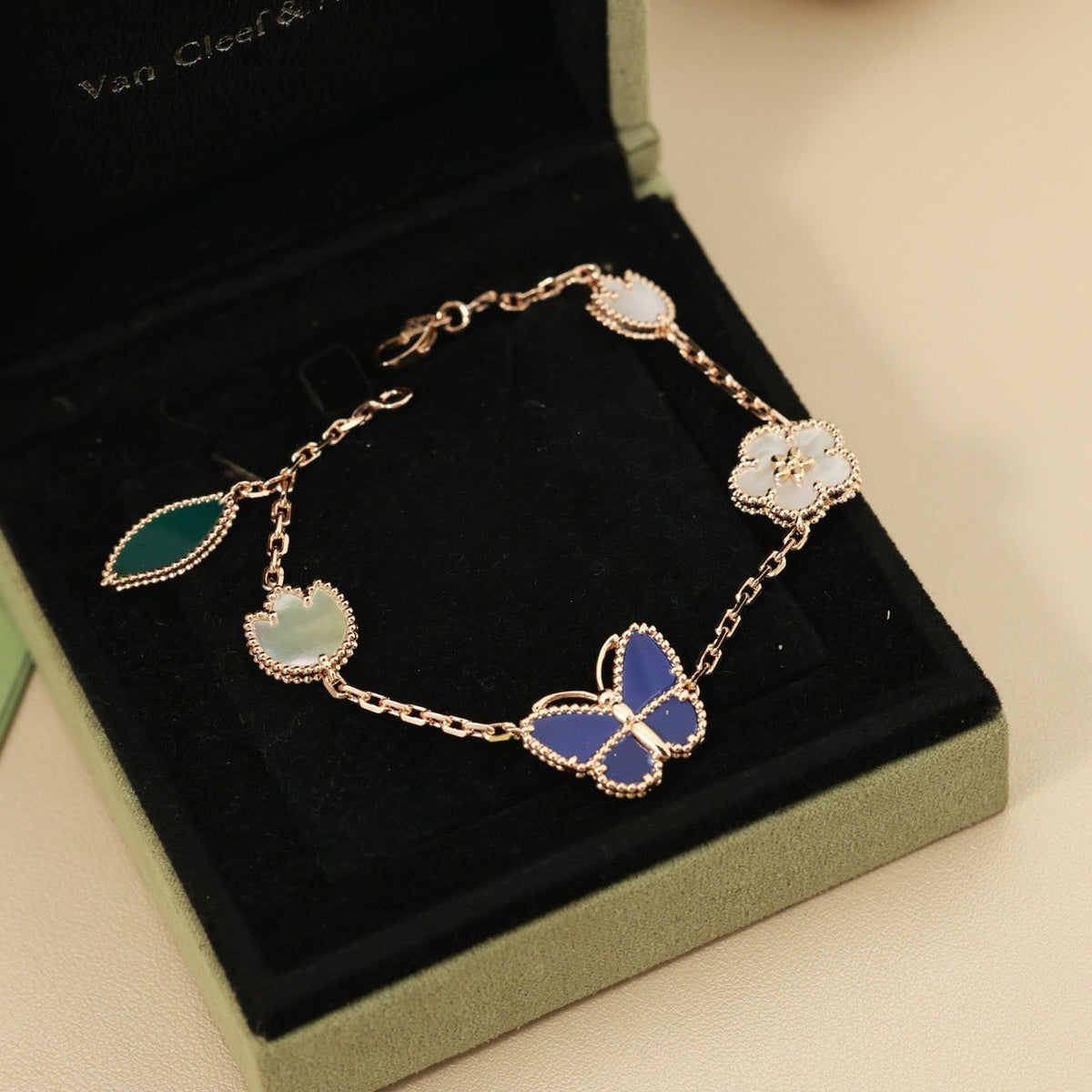 [GALE] LOVE Brushed & Lucky Spring Butterfly 5-Motif Bracelet Stack Set