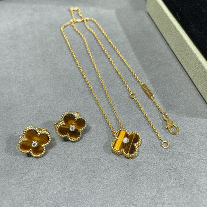 [NOVO]クローバー 15mm ダイヤモンド＆イエロータイガーアイアゲートネックレス