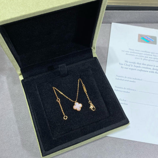 [GALE]]CLOVER 9.5MM PINK MOTHER OF PEARL SINGLE FLOWER NECKLACE