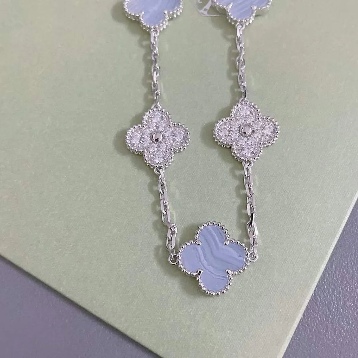 [GALE] CLOVER 5 MOTIF PURPLE CHALCEDONY BRACELET COLLECTION