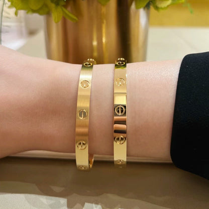 [GALE] LOVE Brushed & Lucky Spring Butterfly 5-Motif Bracelet Stack Set
