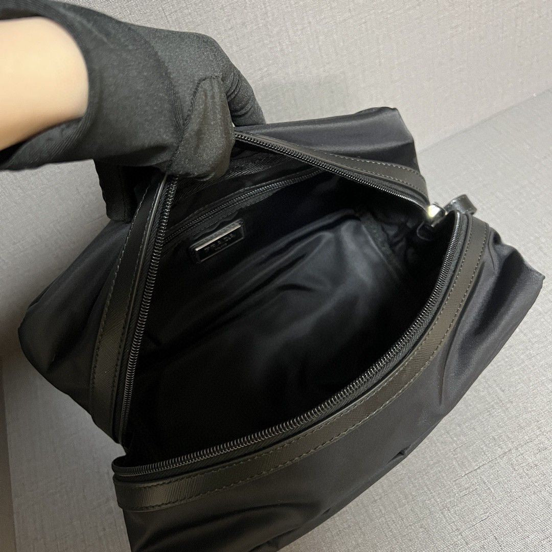 PRA CLUTCH 26 IN BLACK RE-NYLON AND SAFFIANO LEATHER