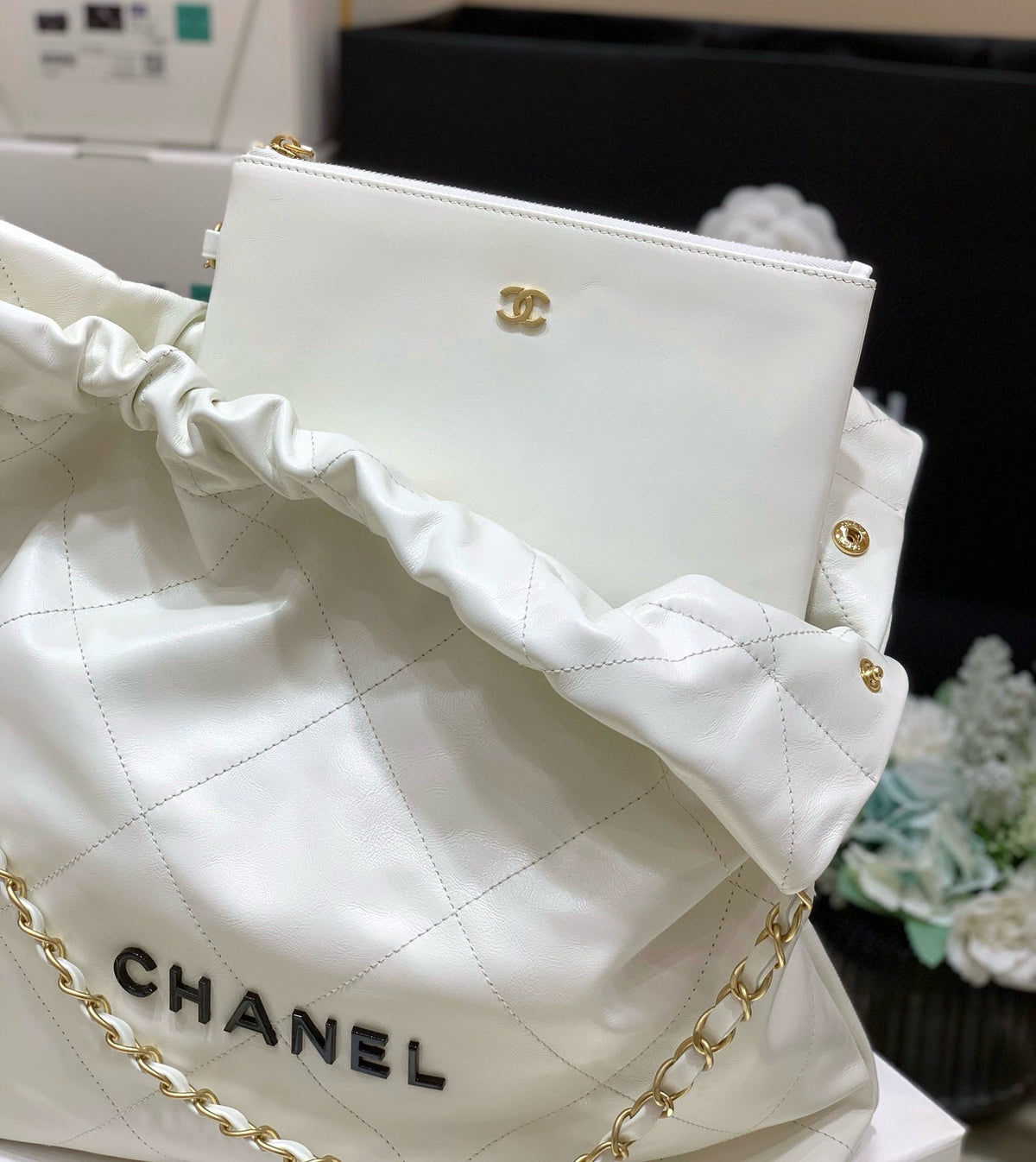 CC 19 HOBO BAG 43CM WHITE CALFSKIN BLACK LOGO GOLD HARDWARE