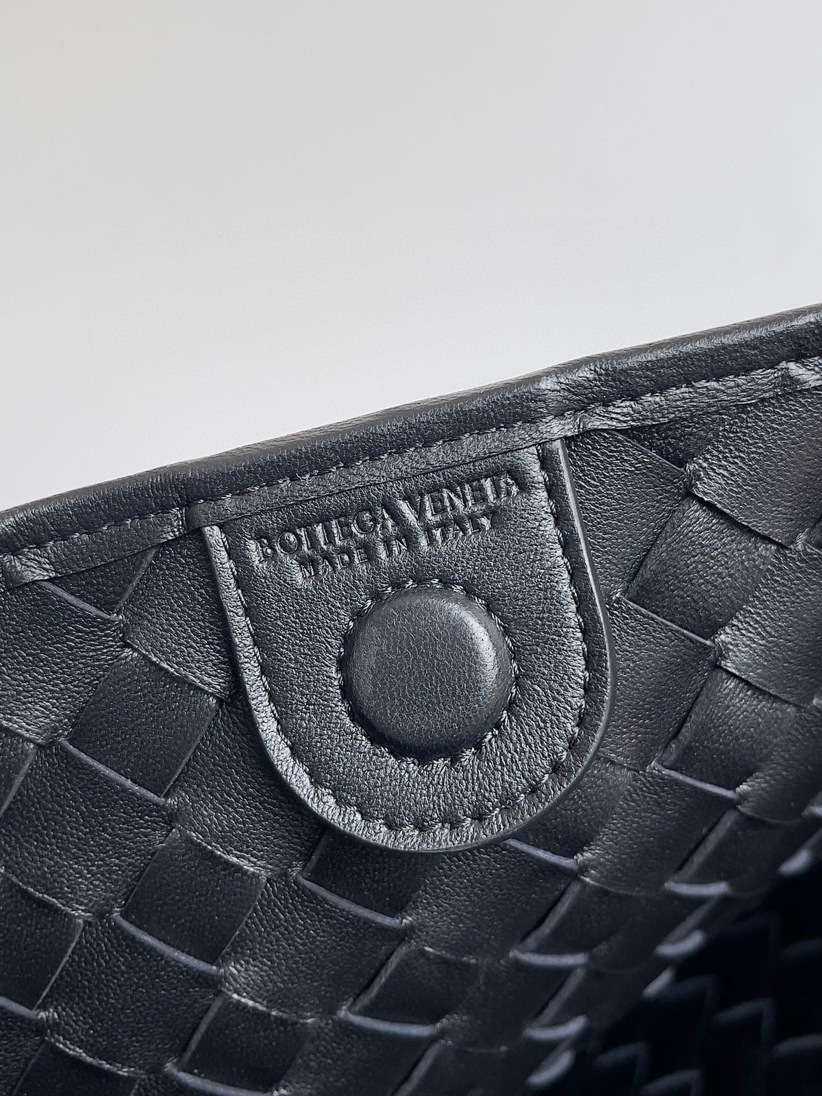 SARDINE 39 WITH CHAIN IN BLACK LAMBSKIN