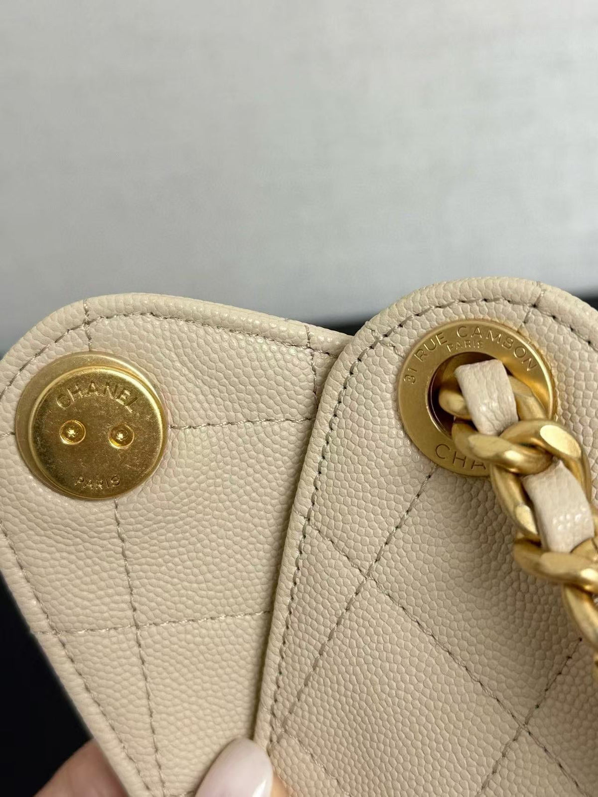 CC 25C Hobo Bag 30cm Beige Grained Calfskin