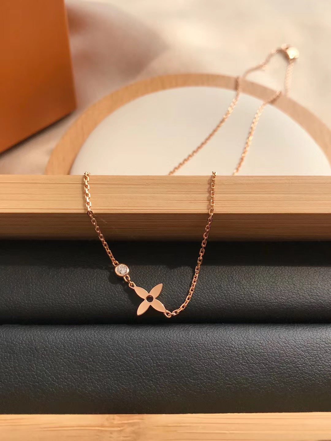 [GALE]BLOSSOM PENDANT PINK GOLD AND DIAMOND