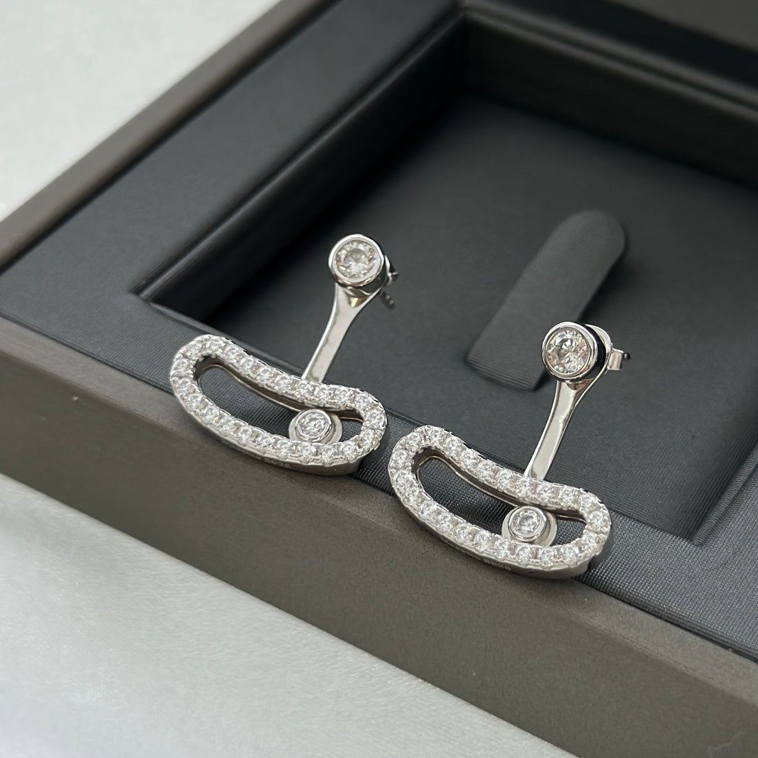 [GALE]MOVE UNO SILVER DIAMOND EARRINGS