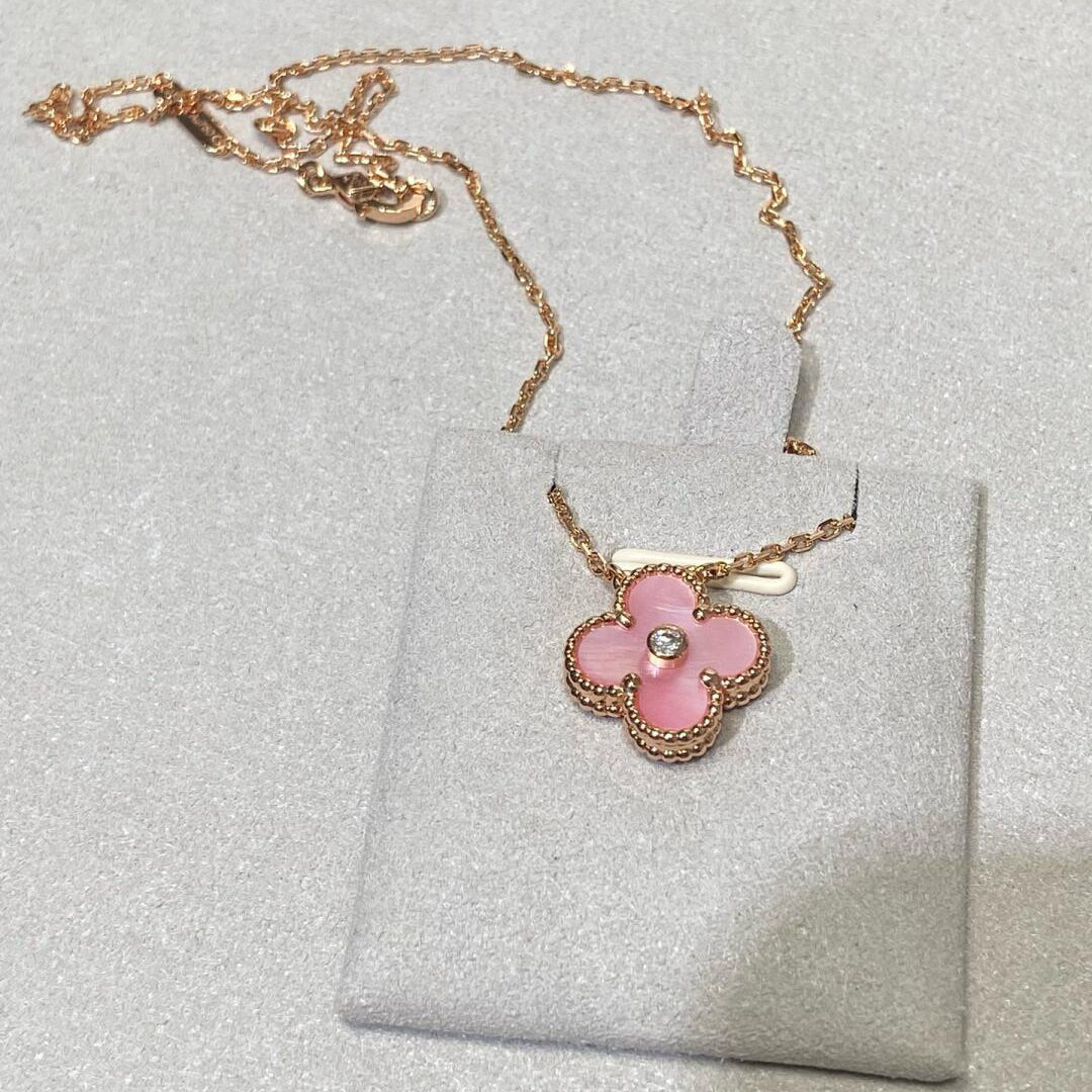 [GALE]]CLOVER 15MM DIAMOND PINK MOP NECKLACE