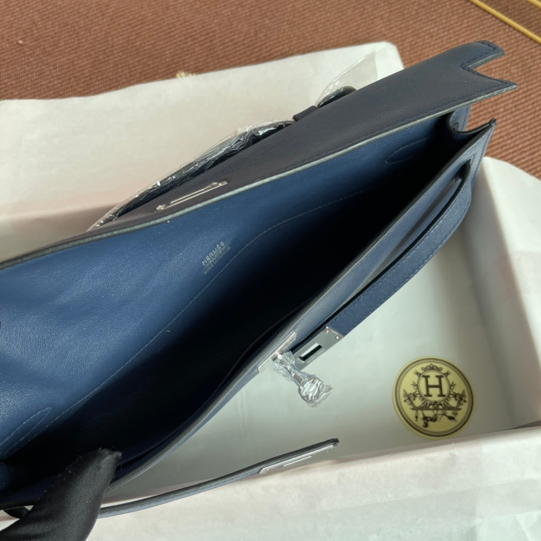 HM Kelly Cut 31cm Navy Swift Leather Shw