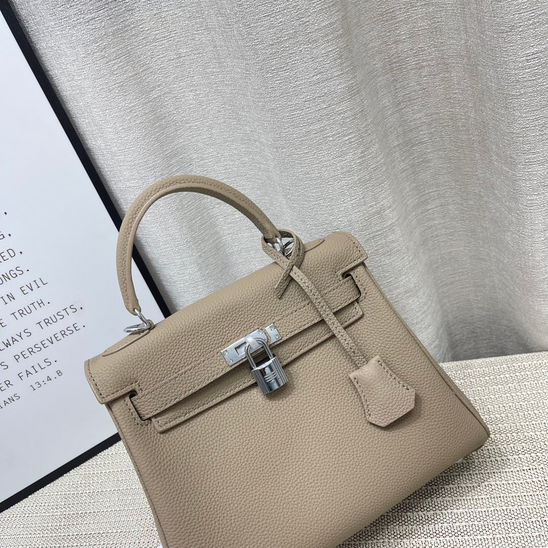 HM Kelly 25cm Gris Tourterelle Togo Leather Silver Hardware