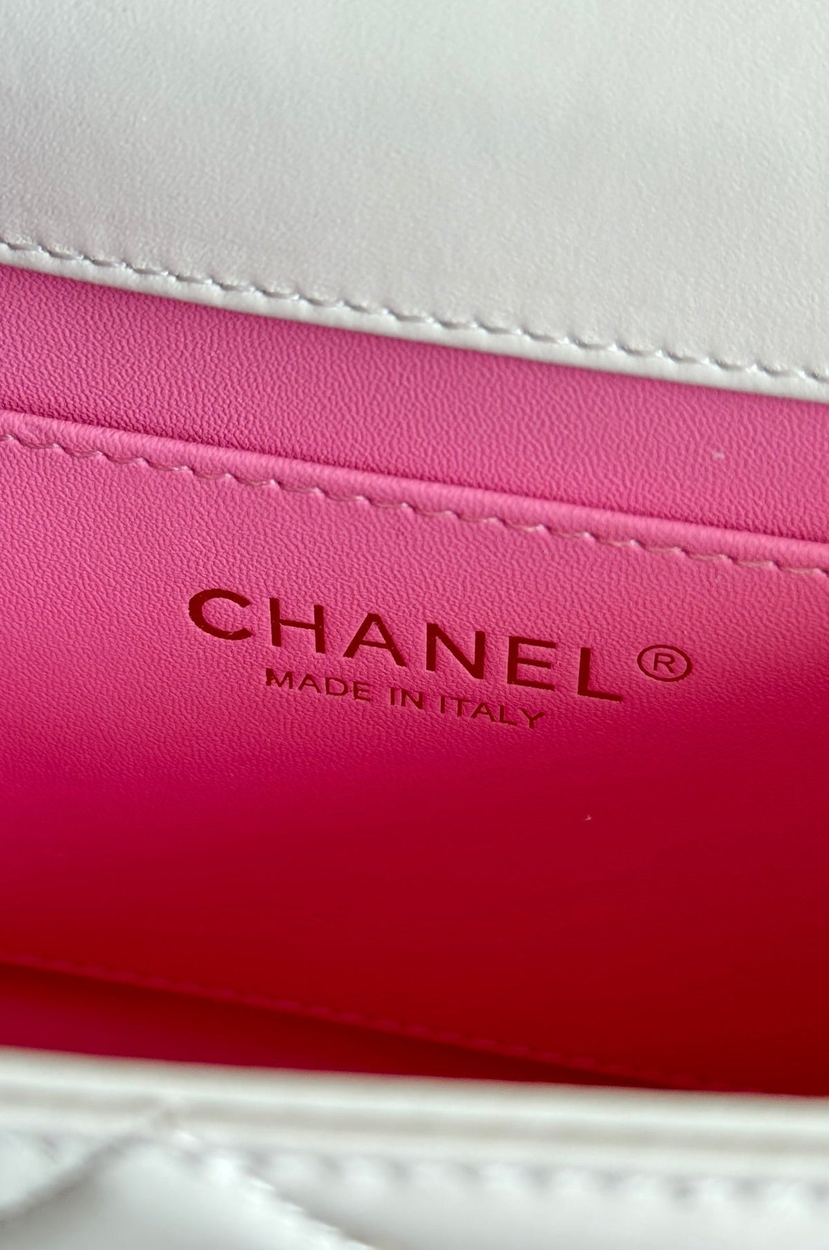 Mini Flap 19cm White Lambskin Gold Hardware