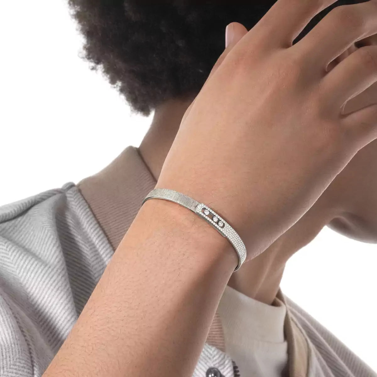 [GALE]Move Noa Ciselé half pavé bangle