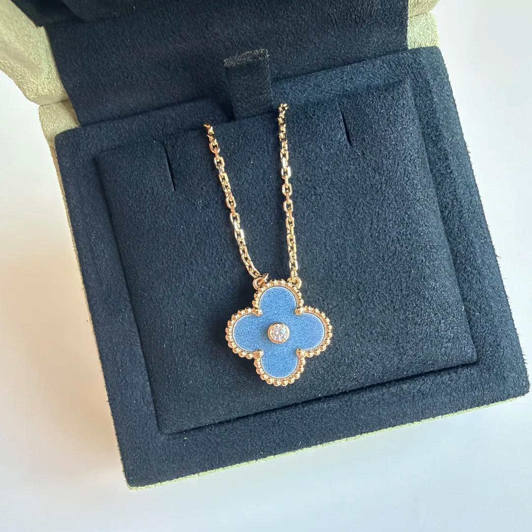 [GALE] 2026 CLOVER 15MM CHRISTMAS LIMITED EDITION SINGLE FLOWER NECKLACE