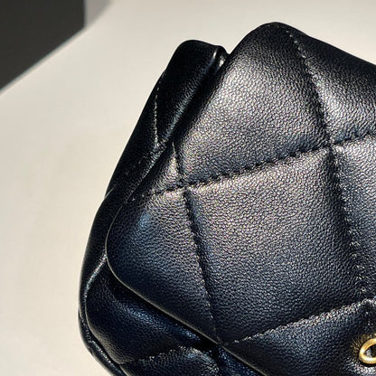 FLAP BAG 20CM GOLD HARDWARE BLACK CALFSKIN
