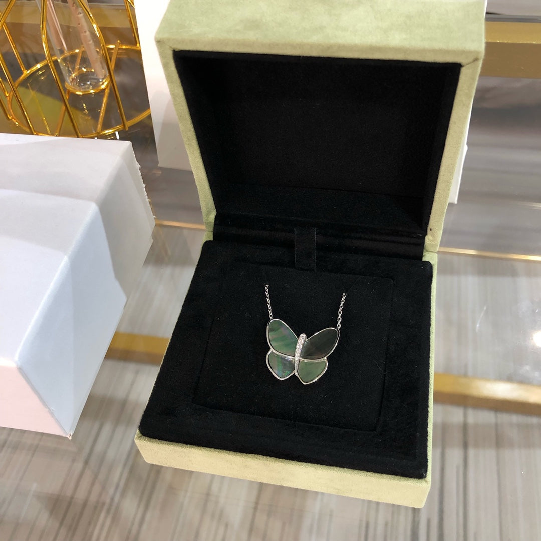 [NOVO]ラージバタフライシルバーペンダントダイヤモンドネックレス