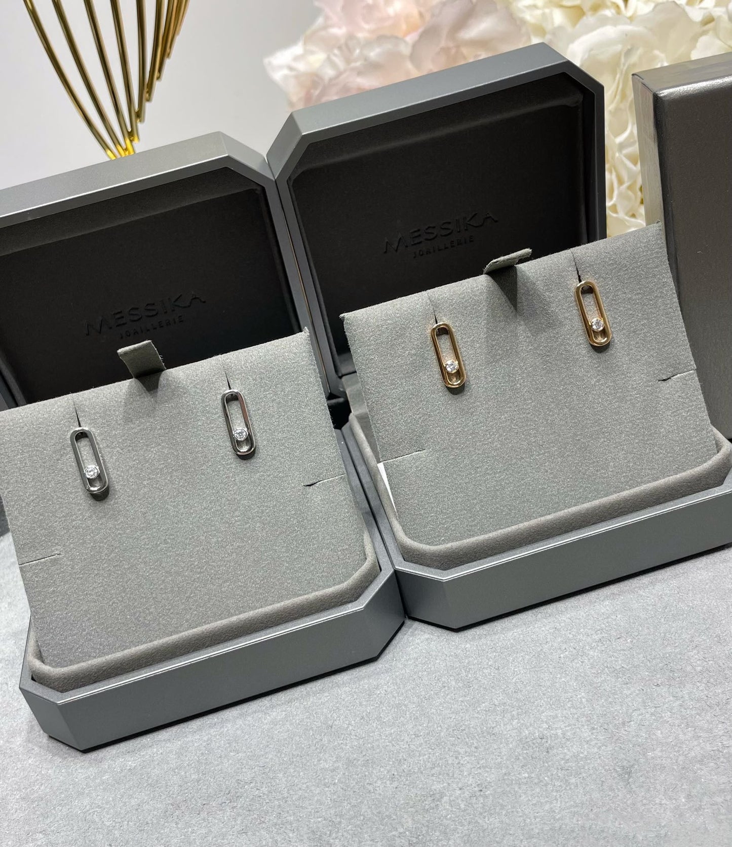 [GALE]MOVE UNO SMALL 1 DIAMOND EARRINGS