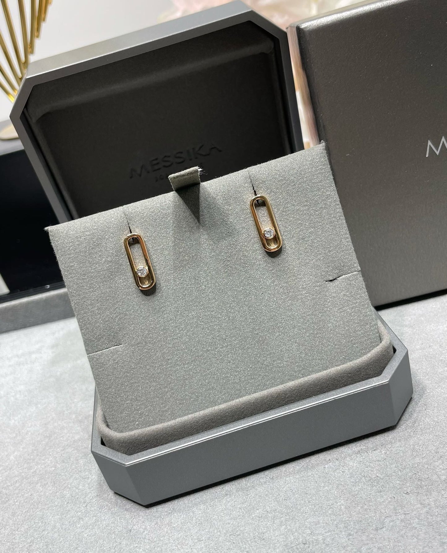 [GALE]MOVE UNO SMALL 1 DIAMOND EARRINGS