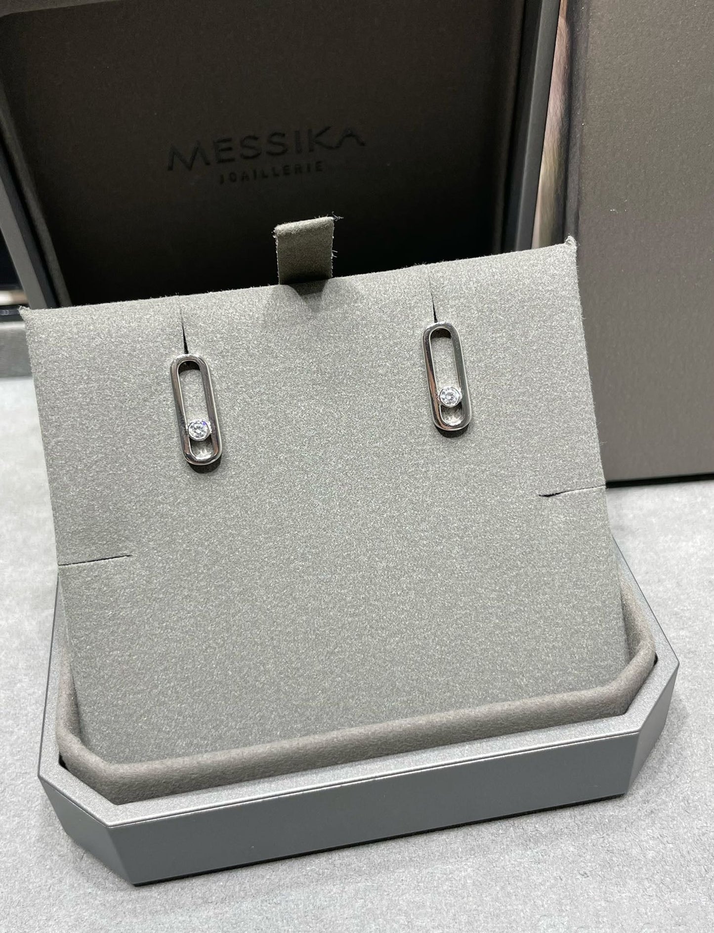 [GALE]MOVE UNO SMALL 1 DIAMOND EARRINGS